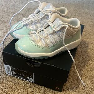 Kids Jordan 11 Retro Lows with box